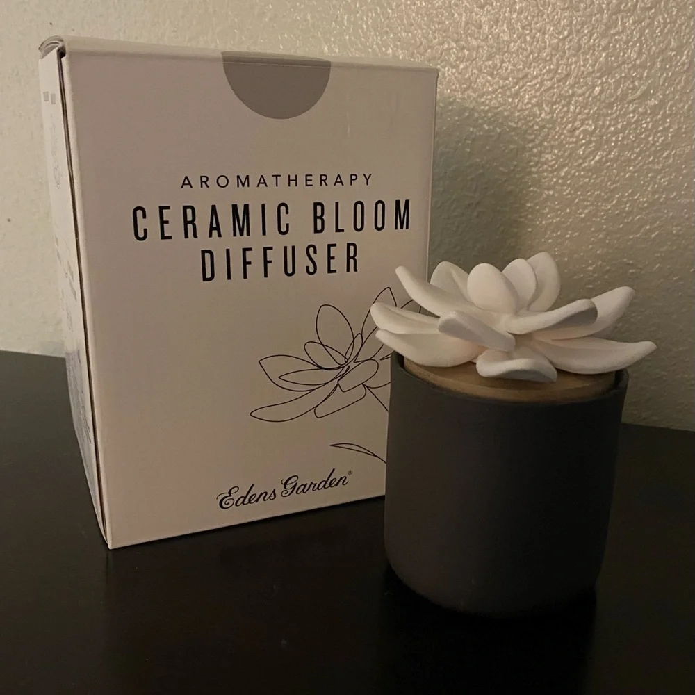 Edens Garden Ceramic Lotus Bloom Diffuser | Charcoal Aromatherapy Essential Oil